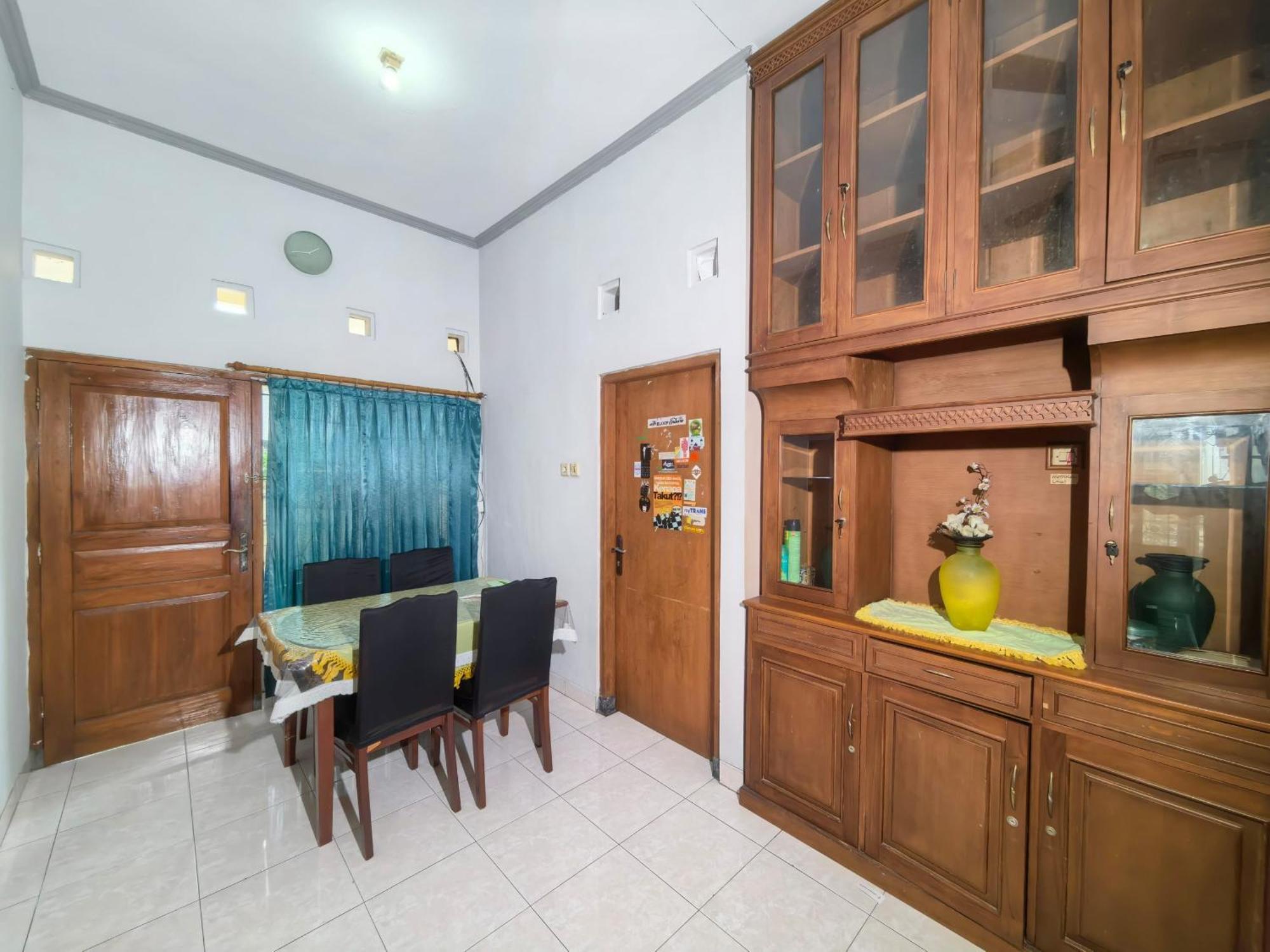 Mutiara Babarsari Homestay Jogja 요그야카르타 외부 사진